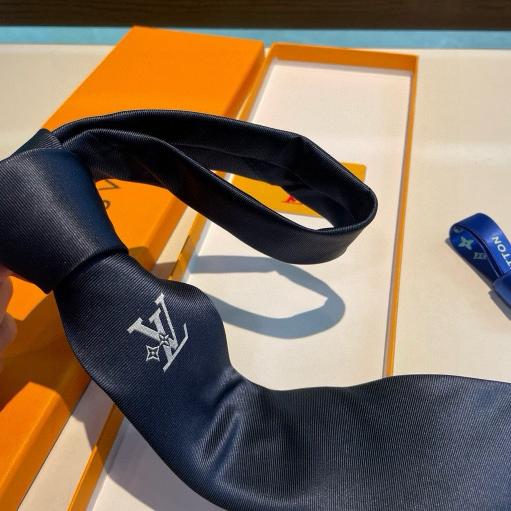 Louis Vuitton Style Men's Solid Silk Tie