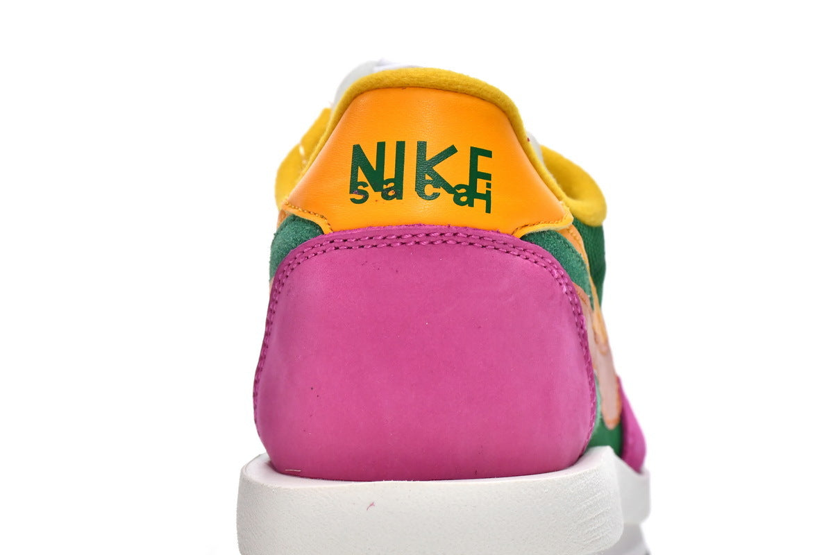 Reps Sneakers Sacai x Nike LDV Waffle Pine Green BV0073-301