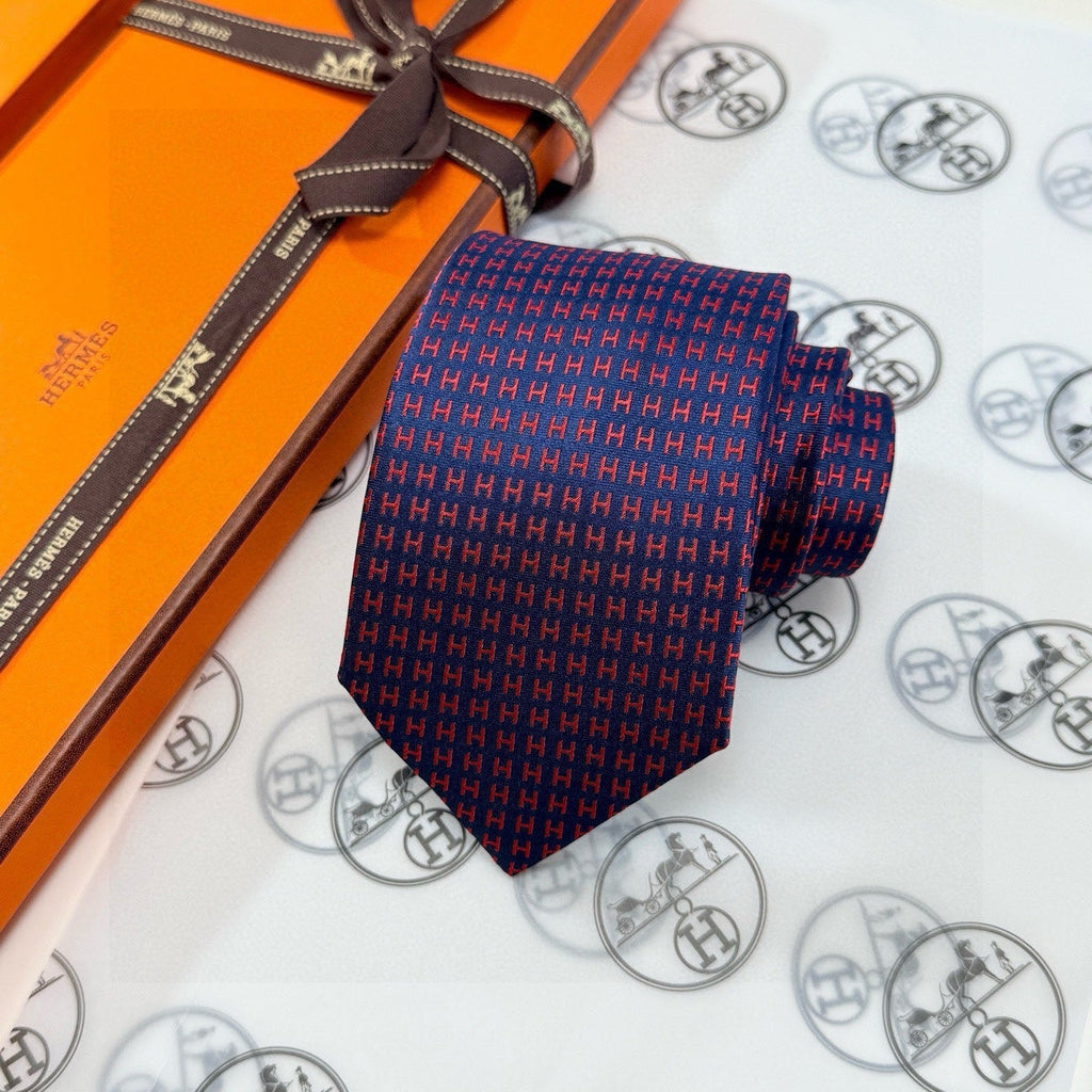 Hermes Style Men's Solid and Micro Pattern Silk Tie