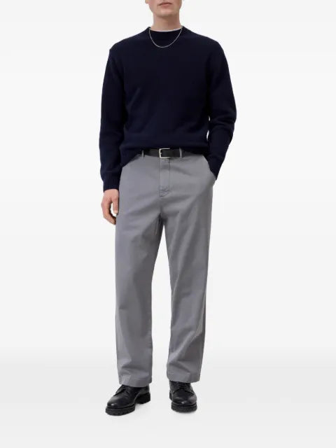 Closed crew-neck sweater