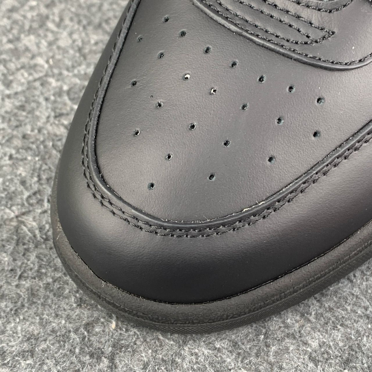 Off-White Out Of Office 'For Walking - Black White'
