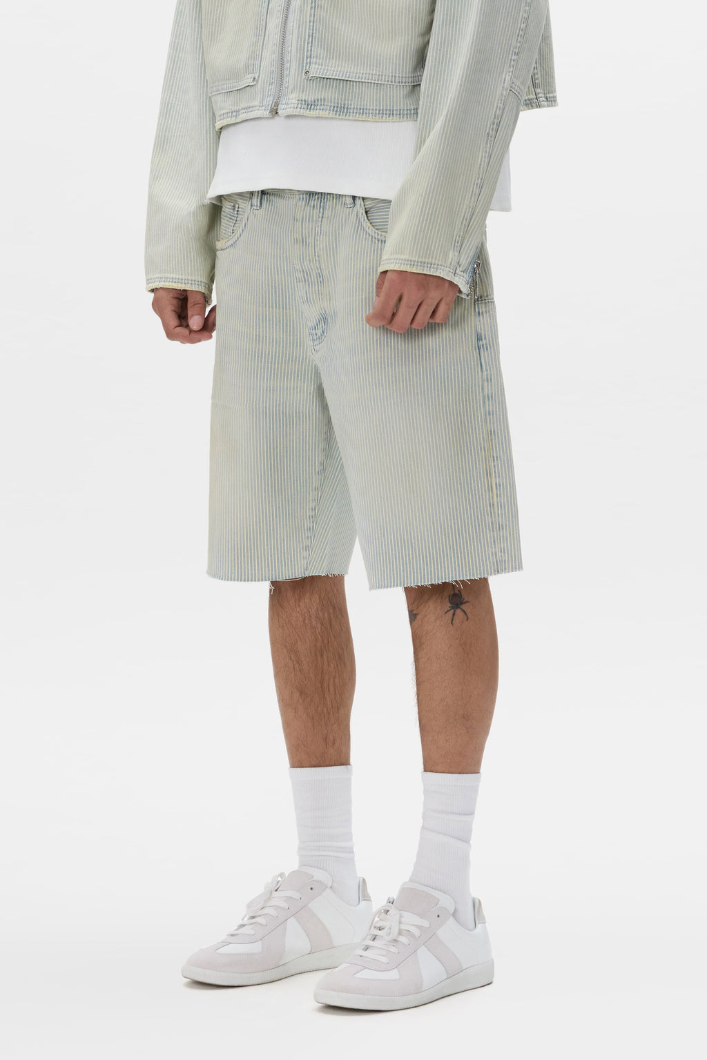 P059 Hickory Short