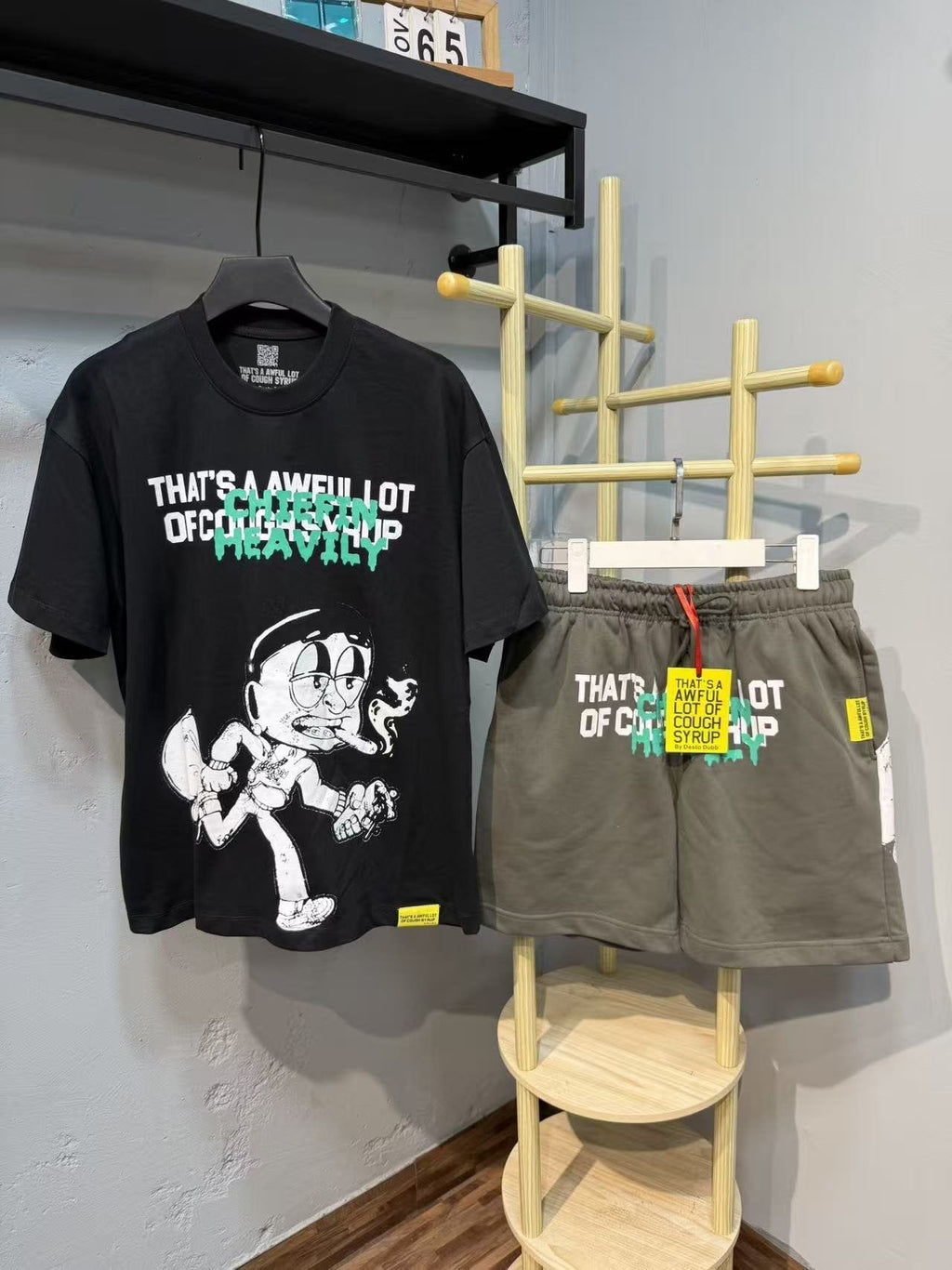 THAT'S A AWFUL LOT OF COUGH SYRUP Graphic Short-Sleeve Set