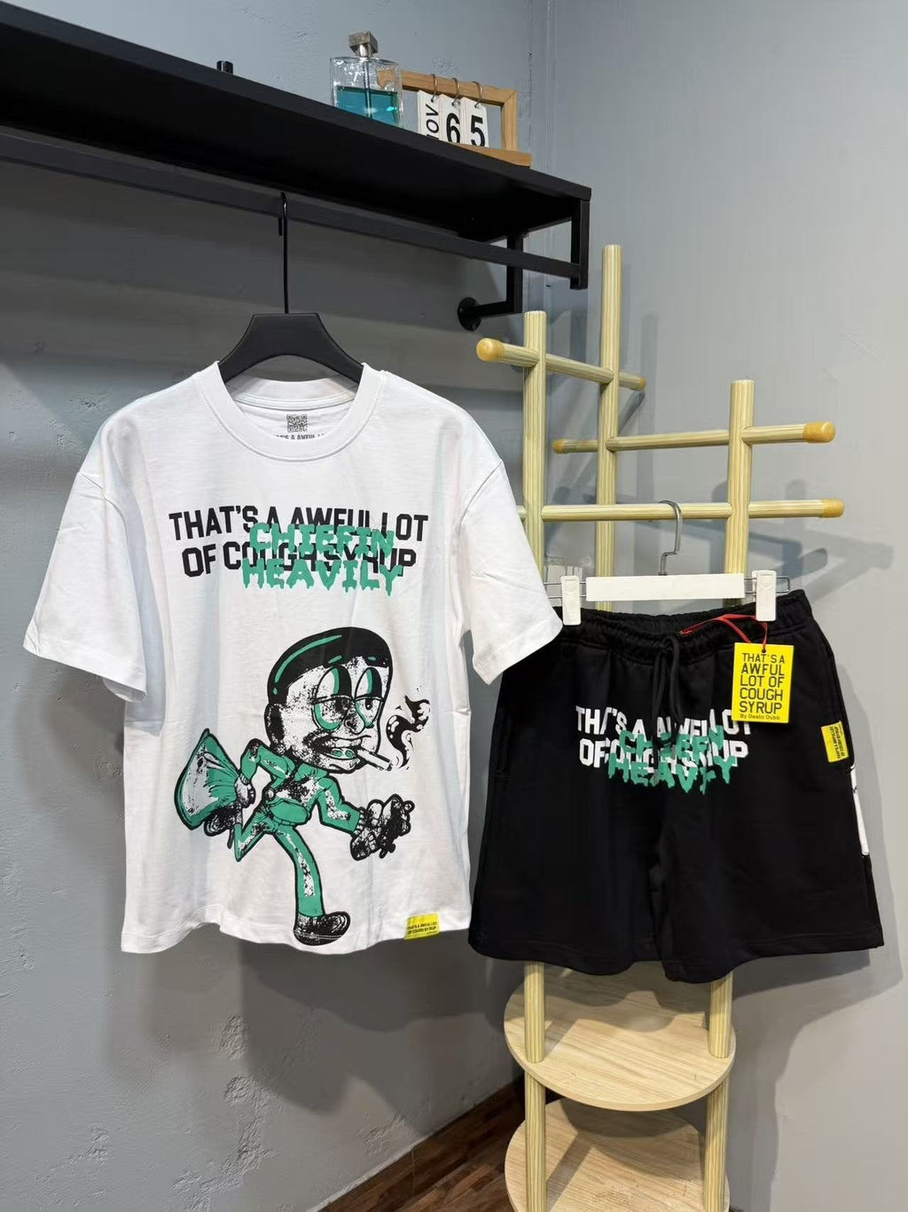 THAT'S A AWFUL LOT OF COUGH SYRUP Graphic Short-Sleeve Set