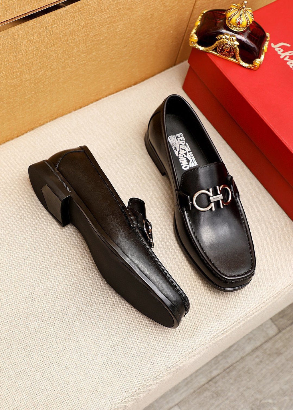 Ferragamo Black Metal-Hardware Loafers - Rubber Outsole