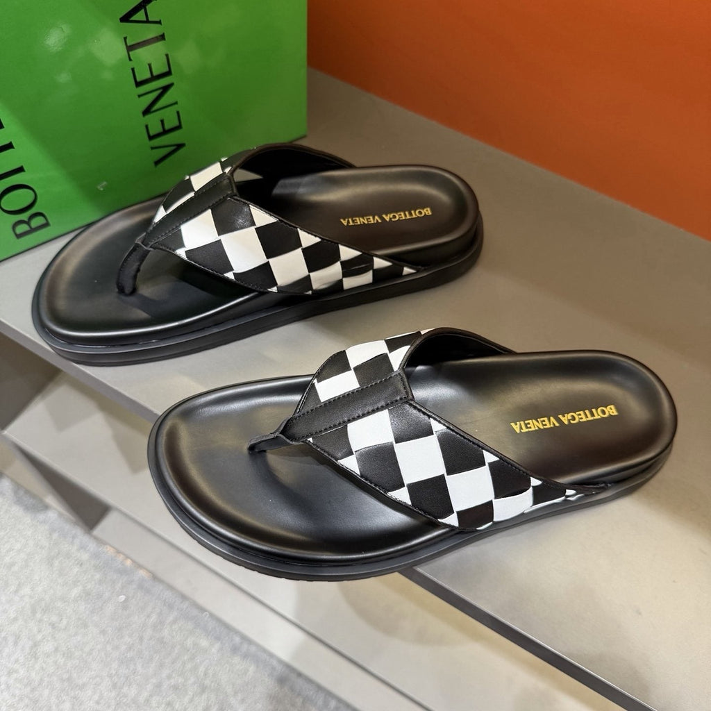 Bottega Veneta Men's Woven Thong Sandals - Black and White