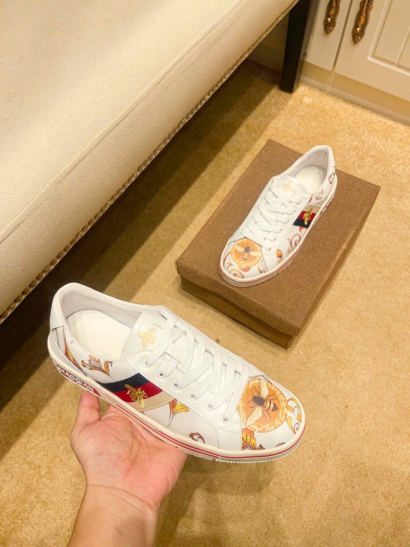 Gucci Men’s White Multicolor Graphic Low-Top Sneakers