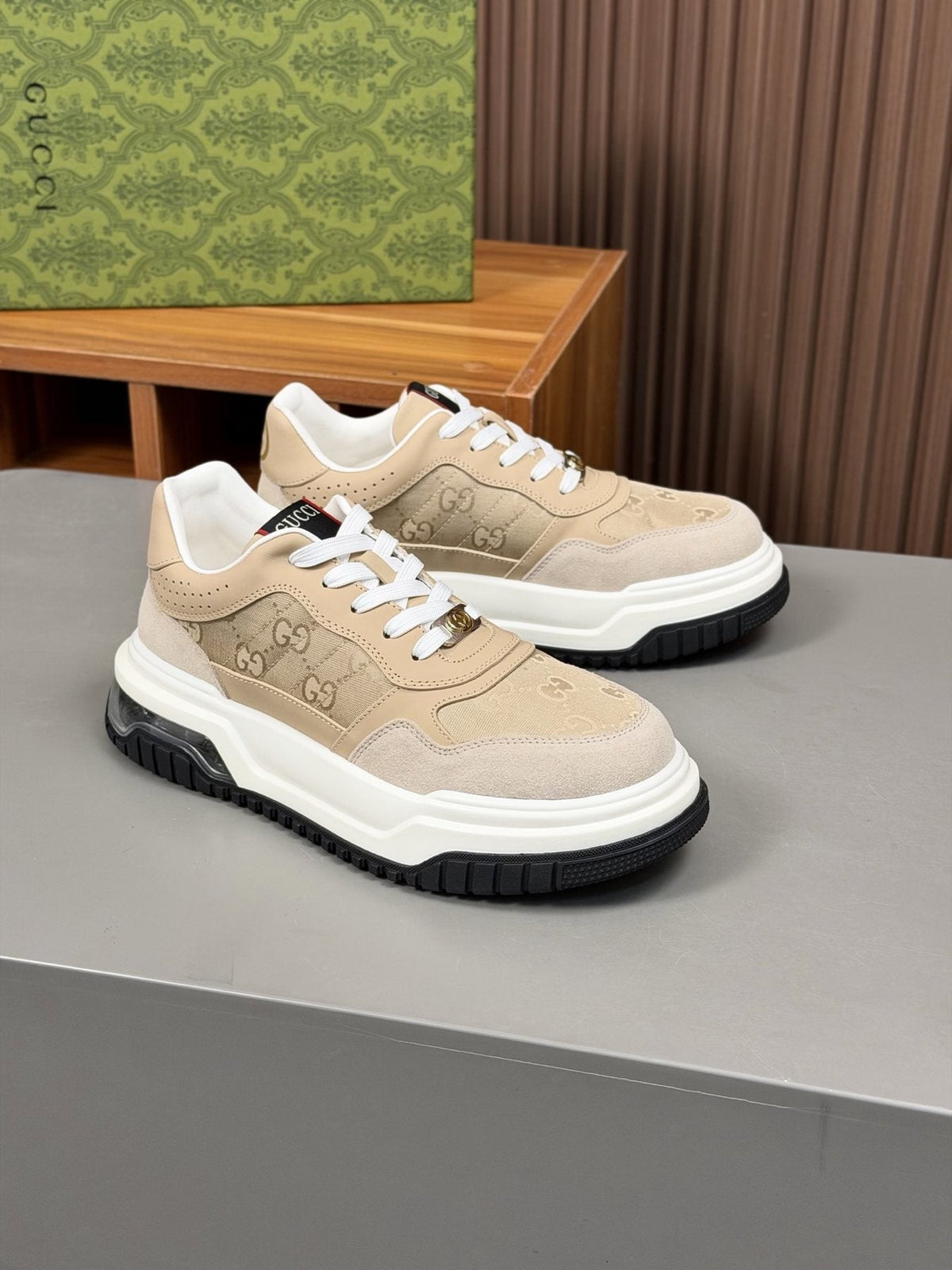 Gucci Paneled Low-Top Sneakers