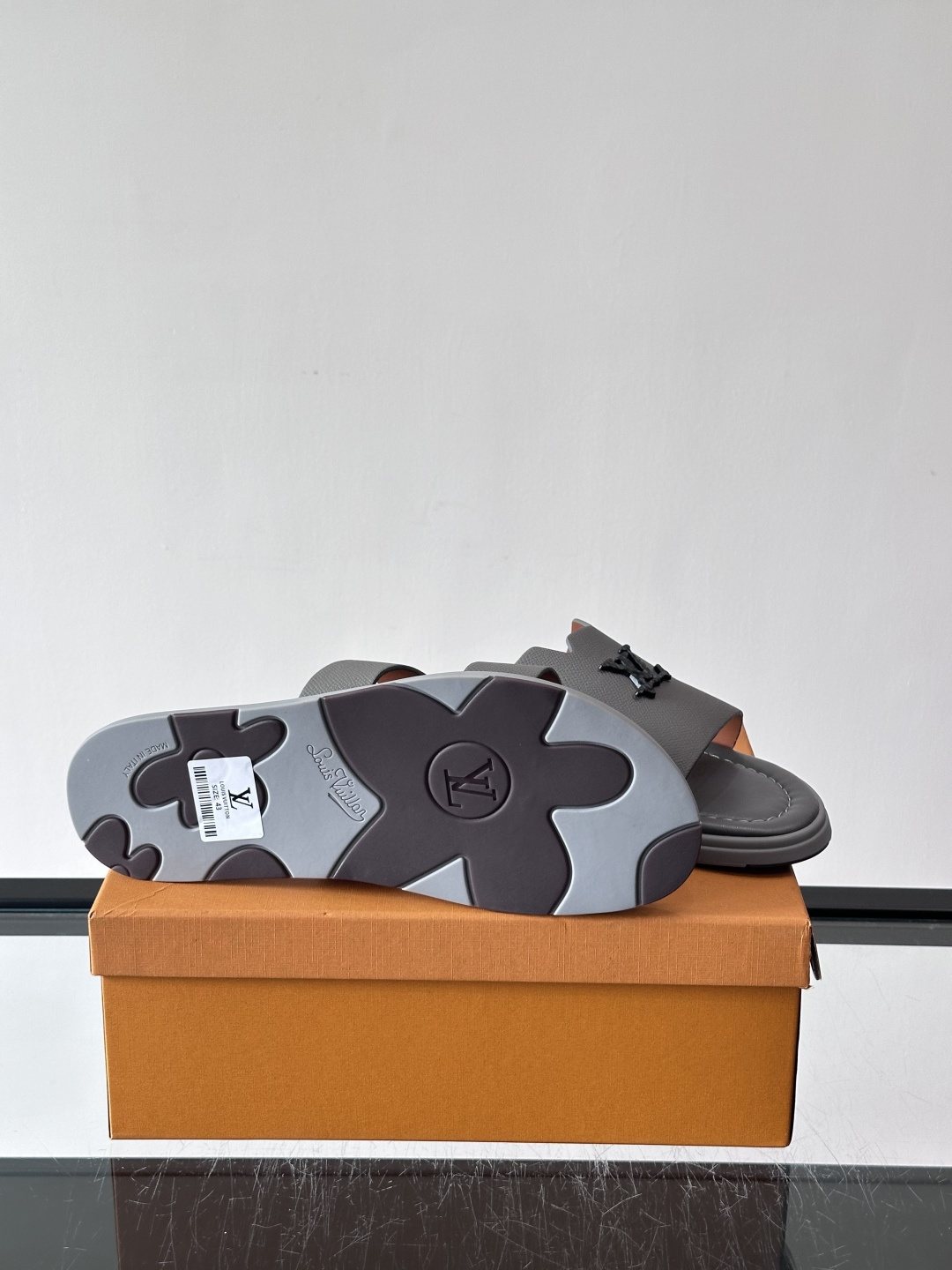 Louis Vuitton Isola Logo Slide Sandals