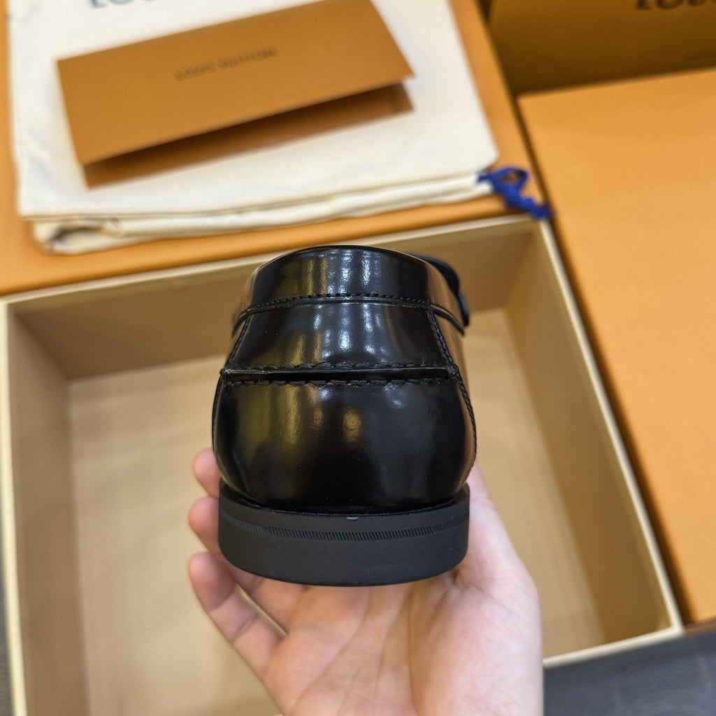 Louis Vuitton Men's Croisette Black Loafers